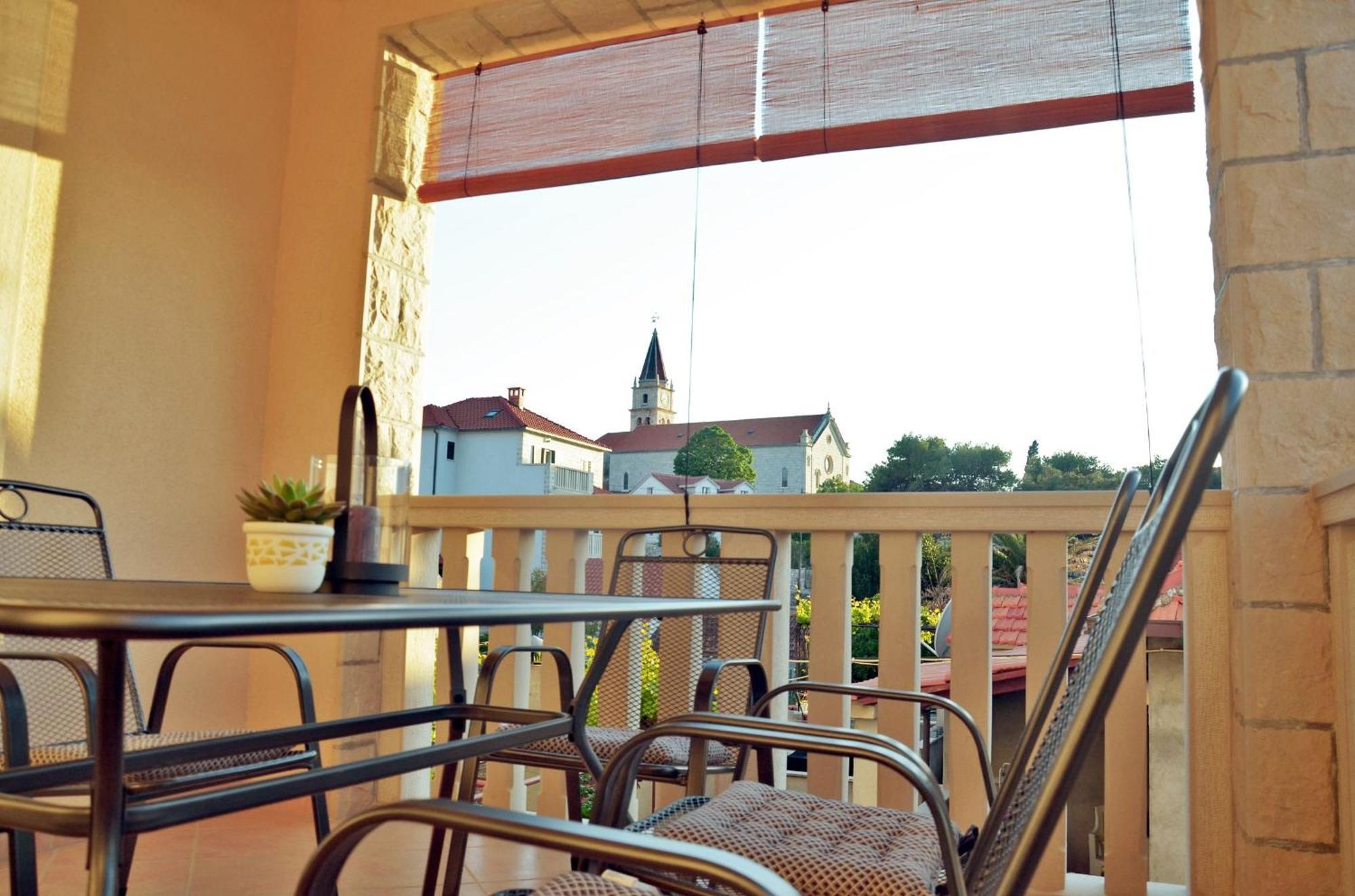 Apartment Luna Postira Exterior foto
