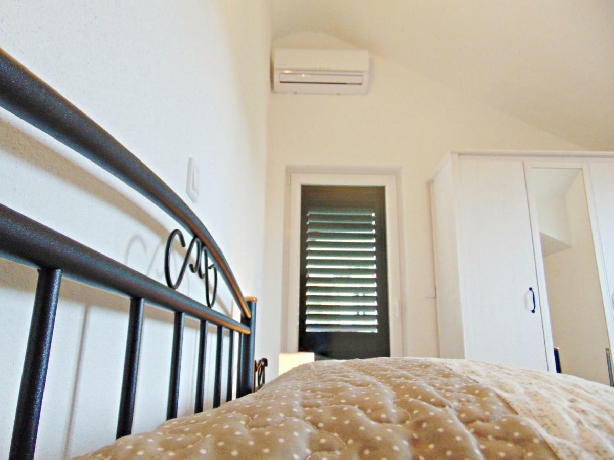 Apartment Luna Postira Exterior foto